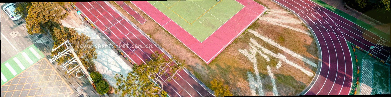 极简几何线条与半透明色块叠加的抽象纹理背景
